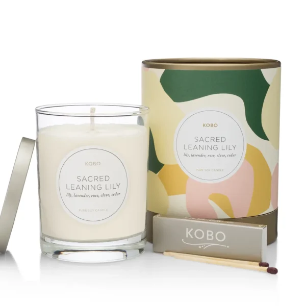 Sacred Leaning Lily Candle - 11 oz